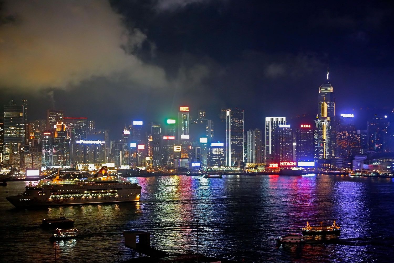 Victoria Harbour, Hong Kong