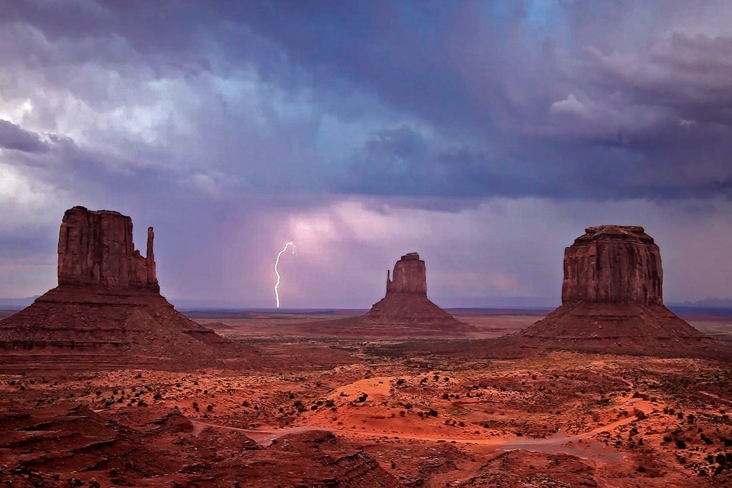 Lightning over The Mittens, Monument Valley